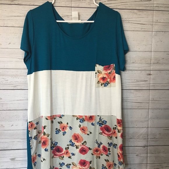 actingpro Tops - 1 XL Women’s floral top